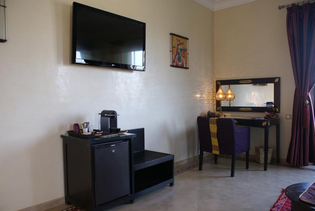 La Kasbah Aalma D'Or Hotell Najem Rum bild