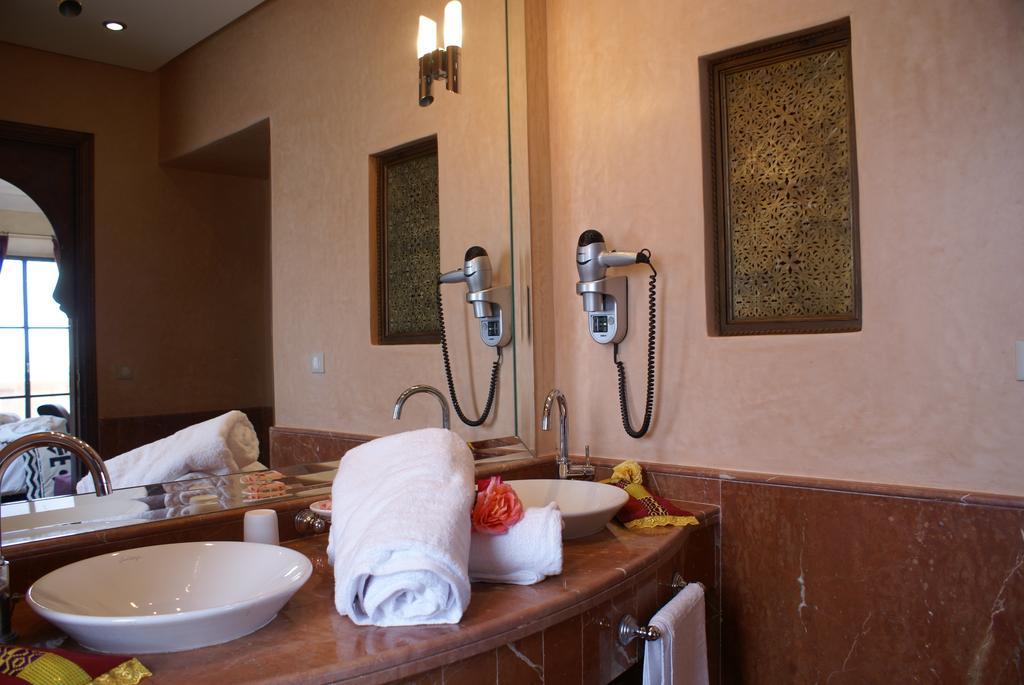 La Kasbah Aalma D'Or Hotell Najem Rum bild